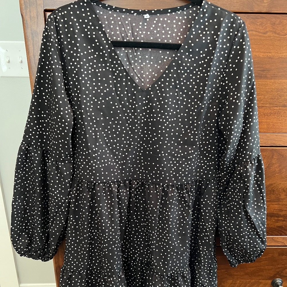 Amoretu V-Neck Swing Shift Dress